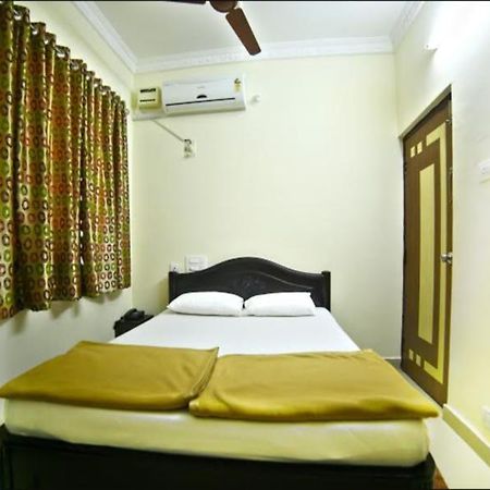 Reva Guest House Тирупати Екстериор снимка